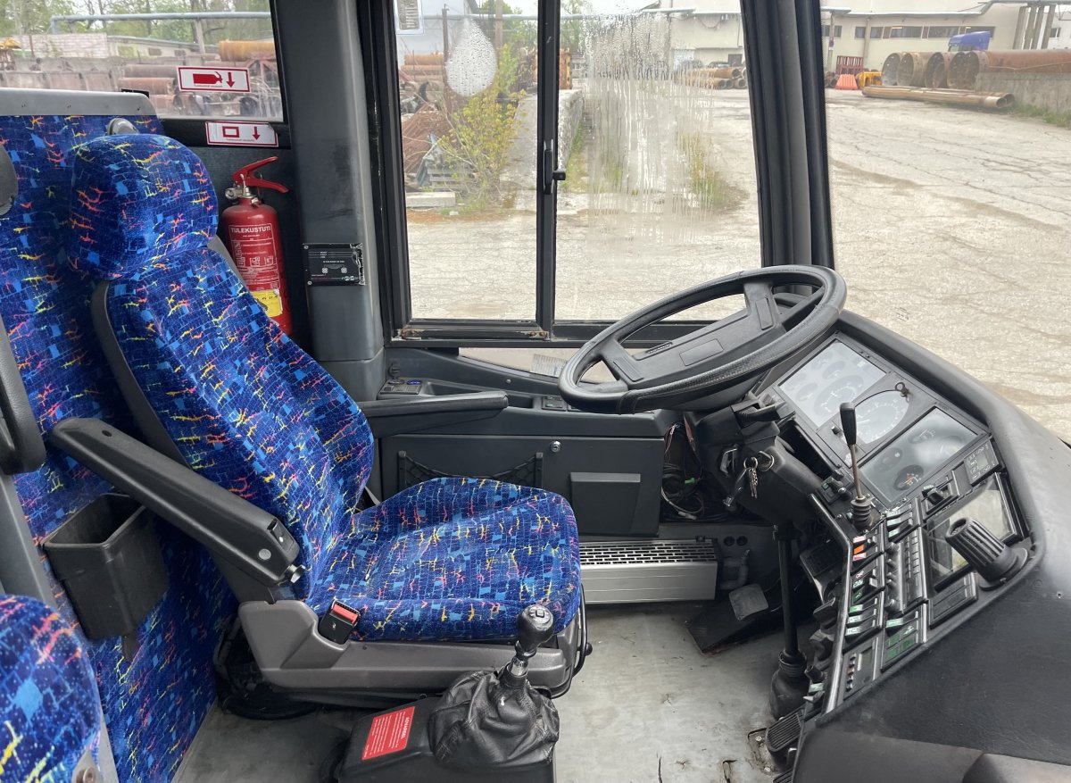 CARDAN DE LA COLUMNA DE DIRECCIÓN | VOLVO B6, B7, B9, B10, B12 BUS  (1978-2011), 2000, [1197550] (ID: TP1830526) | Depósito de restos de  camiones y autobuses y repuestos | TruckParts Eesti OÜ | TruckParts Eesti OÜ
